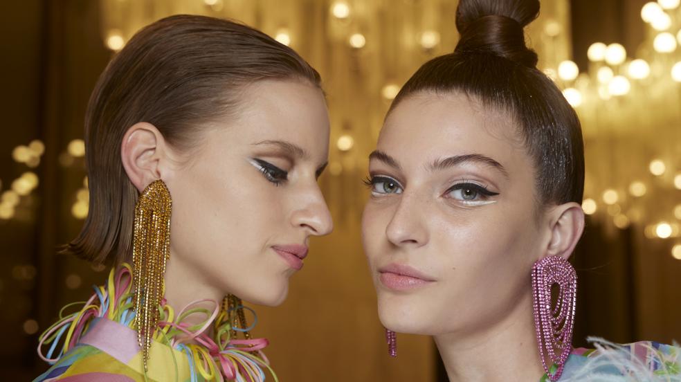 Las fragancias de flores blancas van a conquistarte este otoño: suaves, sensuales y frescos