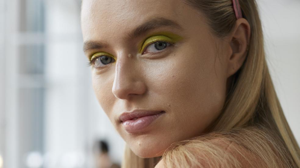 Bálsamos labiales que aportan volumen a tus labios sin necesidad de cirugía