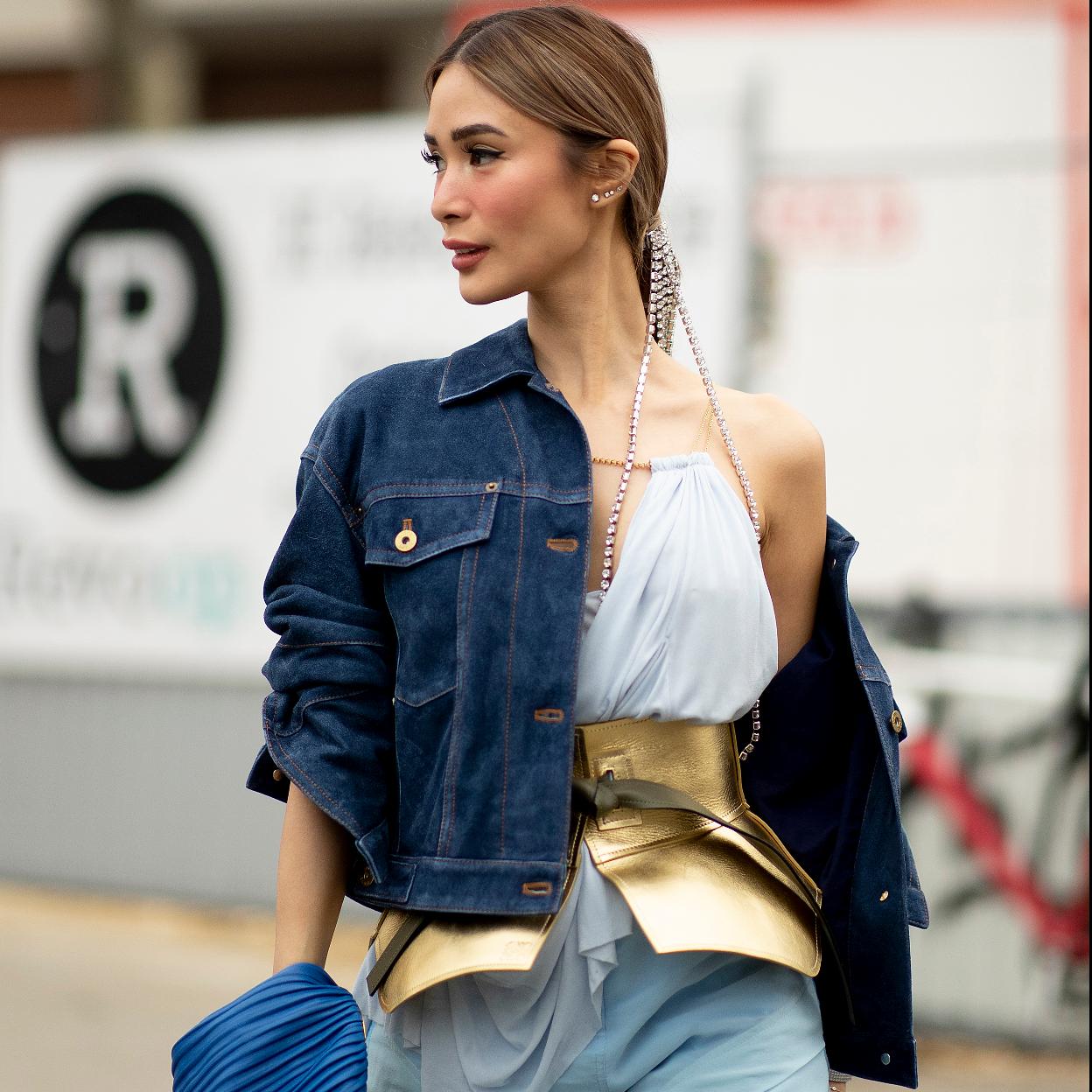 Este cinturón triunfa en el street style.