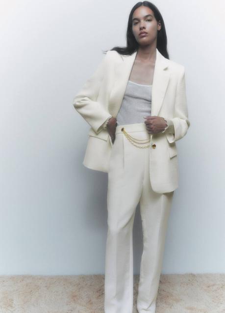 Imagen - Traje crudo con americana y pantalón con cadena