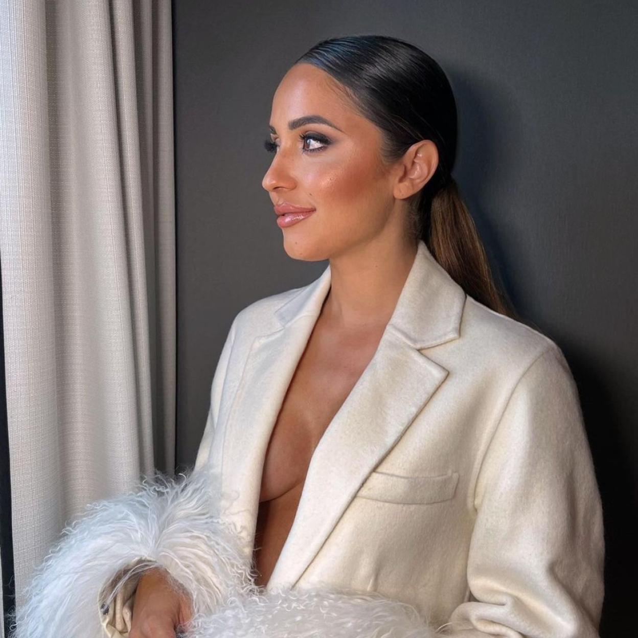 La influencer presume de un maquillaje profesional, perfeccionador y de larga duración. 