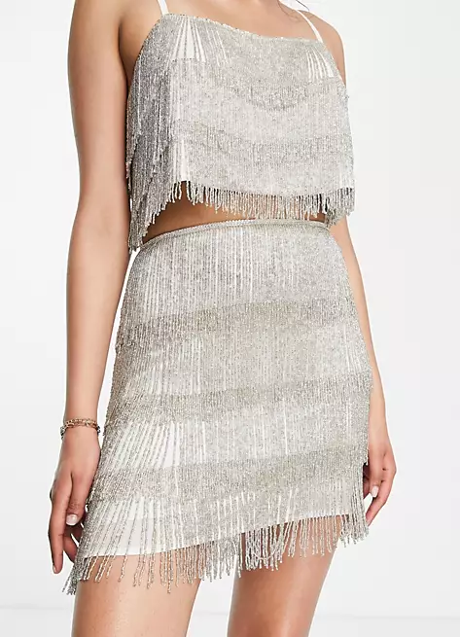 Imagen - Top de tirantes plateados con flecos de cuentas de Asos, 59,99€.