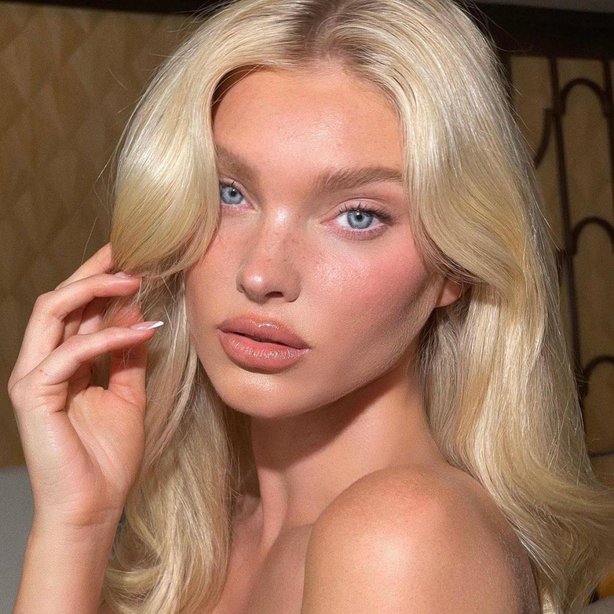 La piel resplandeciente de Elsa Hosk es fácil de conseguir con estos sérums ricos en vitamina C