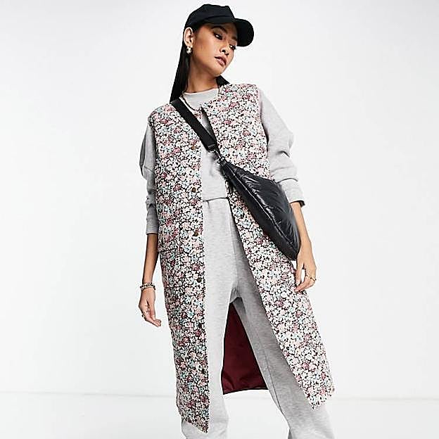 Chaleco largo con estampado de flores