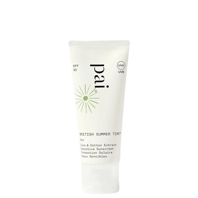 Es una crema con protección solar para pieles sensibles de Pai Skincare. Es una crema no grasa y con una fórmula muy ligera que se adapta bien a las pieles e incluso al maquillaje.  Cómpralo aquí