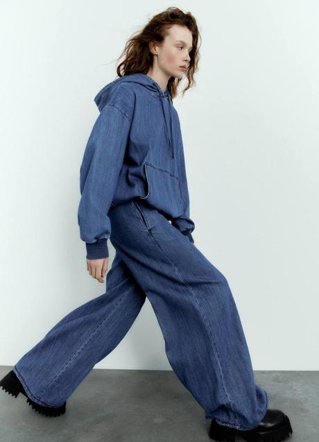 Imagen - Conjunto en tejido elástico efecto denim con sudadera y pantalón