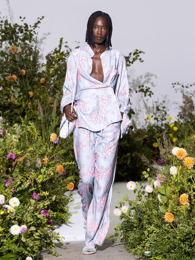 Moisés Nieto presenta SIESTA, inspirada en el lujo del descanso mediante la artesanía y la sostenibilidad