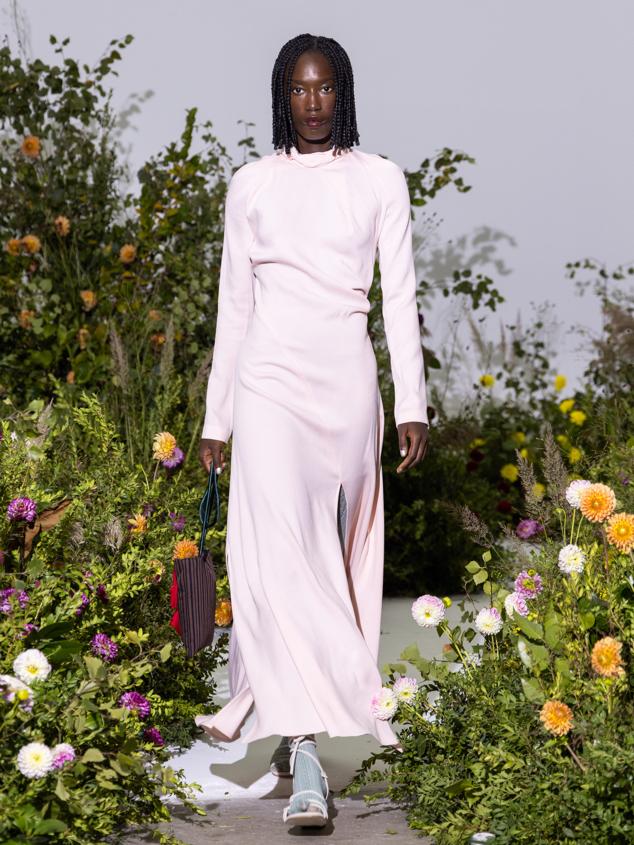 Moisés Nieto presenta SIESTA, inspirada en el lujo del descanso mediante la artesanía y la sostenibilidad