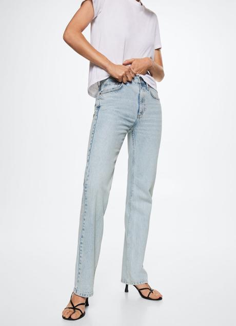 Imagen - Jeans rectos tiro medio de Mango, 29,99€.