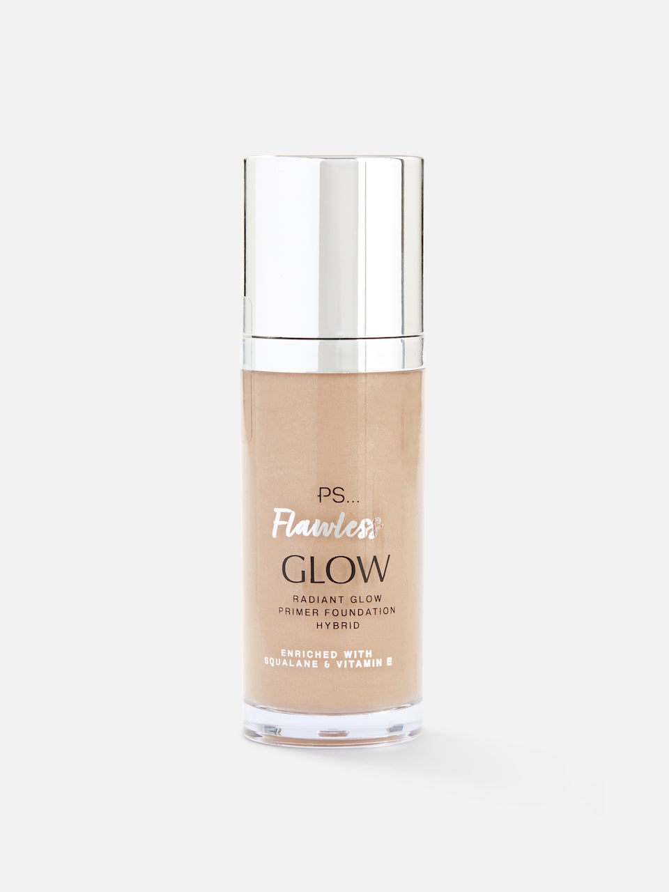 La influencer Natalia Osona se ha aliado con Primark para lanzar una selección de sus productos de belleza favoritos. Entre ellos se encuentra la prebase PS Flawless Glow que está enriquecida con escualeno y vitamina E, ingredientes que ayudan a mejorar la apariencia de la piel y proporcionarle luminosidad. (6 euros)