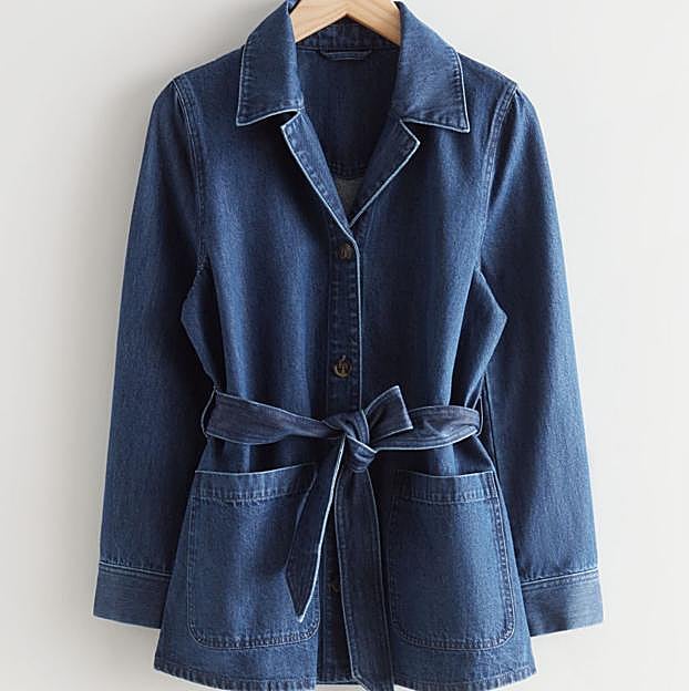 Imagen principal - Blazer de & Other Stories, chaqueta de Desigual y traje de Pinko.