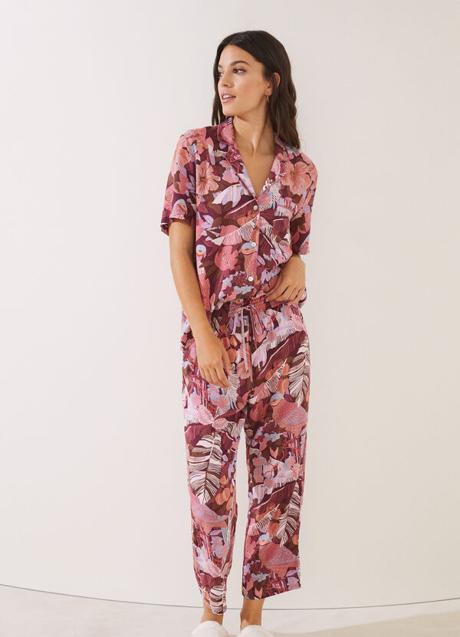 Imagen - Pijama camisero con flores en burdeos de Women'Secret. Foto: Women'Secret