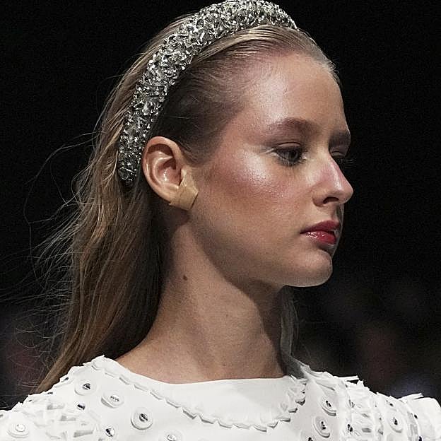 Hemos encontrado el triple sérum antiedad favorito de las influencers que combate los signos de la edad de forma eficaz