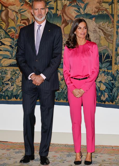 Imagen - La reina Letizia lució un total look rosa. / GETTY