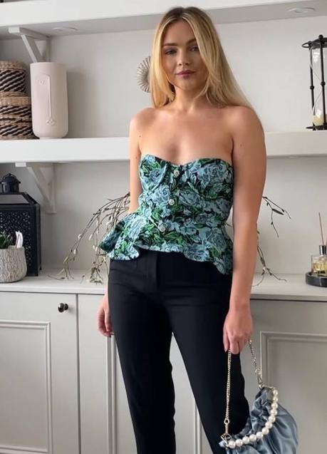 Imagen - La influencers lleva el top jacquard superventas de Zara