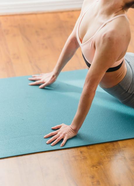 Imagen - Procura no forzar espalda o cuello mientras realizas el ejercicio/PEXELS