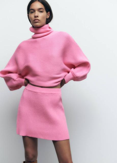 Imagen - Conjunto de punto rosa con jersey y falda