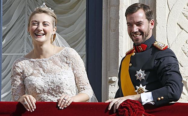 Stéphanie y Guillermo, Grandes Duques herederos de Luxemburgo, el día de su boda.