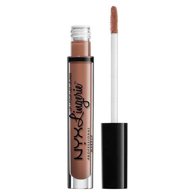 Lip Lingerie Liquid Lipstick NYX Professional Makeup suaviza y voluminiza los labios con un acabado mate, un color intenso y una textura ultra suave, que al secar se fija y permanece resistente a transferencia, desvanecimiento de color y grietas. Cómpralo aquí