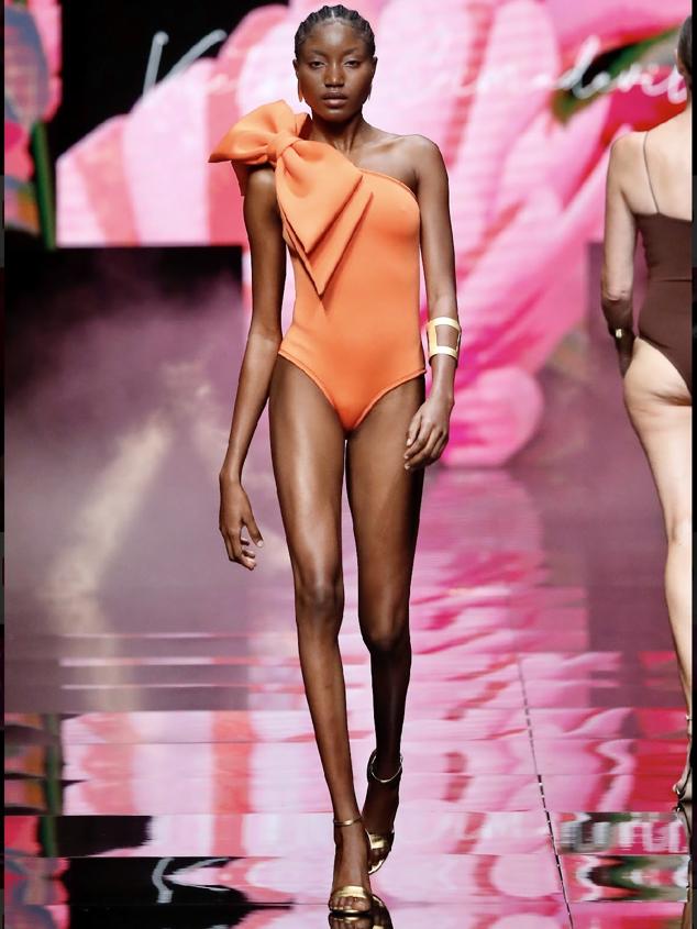 Bañadores eco de rayas, materiales sostenibles y prendas a todo color: las tendencias del verano 2023