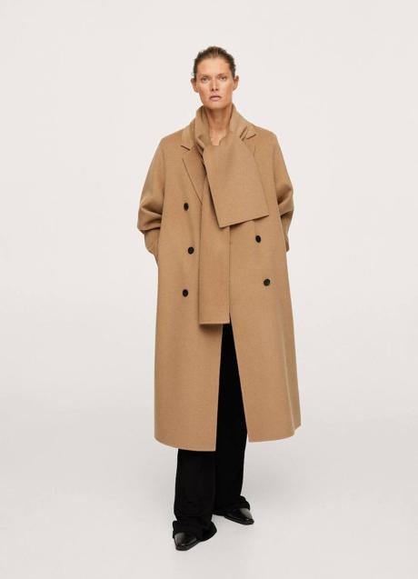 Imagen - Abrigo largo camel con bufanda