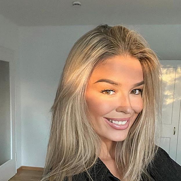 Este contorno de ojos con aceite de jojoba y acción antiedad corrige ojeras y acaba con las arrugas 