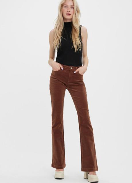 Imagen - Pantalón campana de pana en marrón