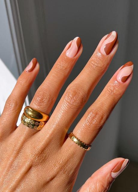 Imagen - Este diseño en marrón chocolate es original y rejuvenece tus looks/@OVERGLOWEDIT