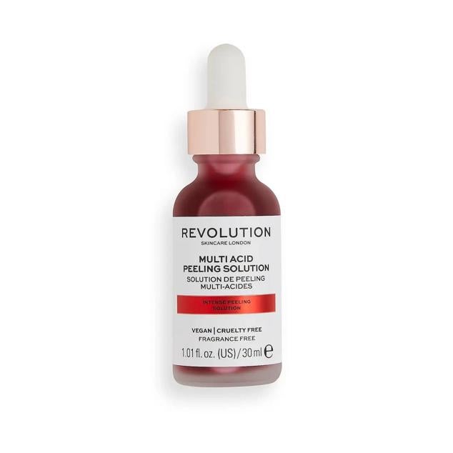 Multi Acid Peeling Solution de Revolution Skincare revitaliza, suaviza la textura, ilumina, unifica el tono, corrige las manchas y difumina arrugas y poros. Se compone de una mezcla de 30% de alfa hidroxiácidos y un 1,5% de beta hidroxiácidos, como ácidos glicólico, láctico, salicílico, entre otros extraídos de las frutas para perfeccionar la piel. Cómpralo aquí