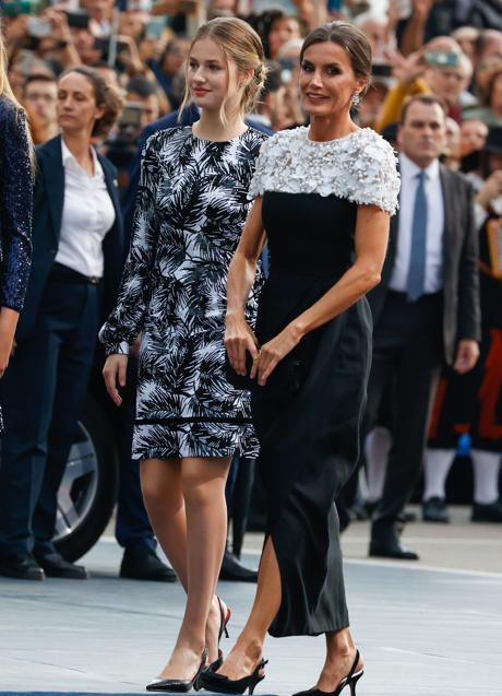 Imagen - El vestido de la reina Letizia es de Carolina Herrera. / GTRES