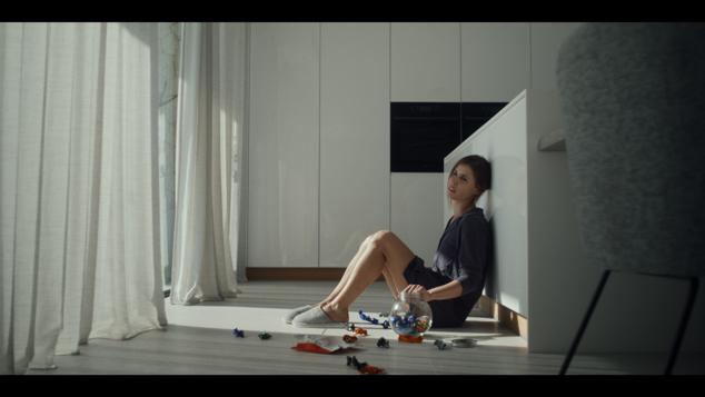 Filmin será la encargada de emitir, a nivel nacional, la adaptación de la novela homónima de Guillem Balaguer que la IB3, la televisión pública de las Islas Baleares, ha convertido en una serie de 8 episodios. Inspirada en los casos de corrupción del gobierno balear a comienzos de este siglo, la producción arranca con la mujer del Presidente del Gobierno de las Islas Baleares encontrando el cadáver de una rata en su coche. Dos periodistas investigarán la noticia mientras el máximo mandatario recibe la visita de un viejo amigo que le informa de la existencia de unas grabaciones que podrían perjudicarle. 