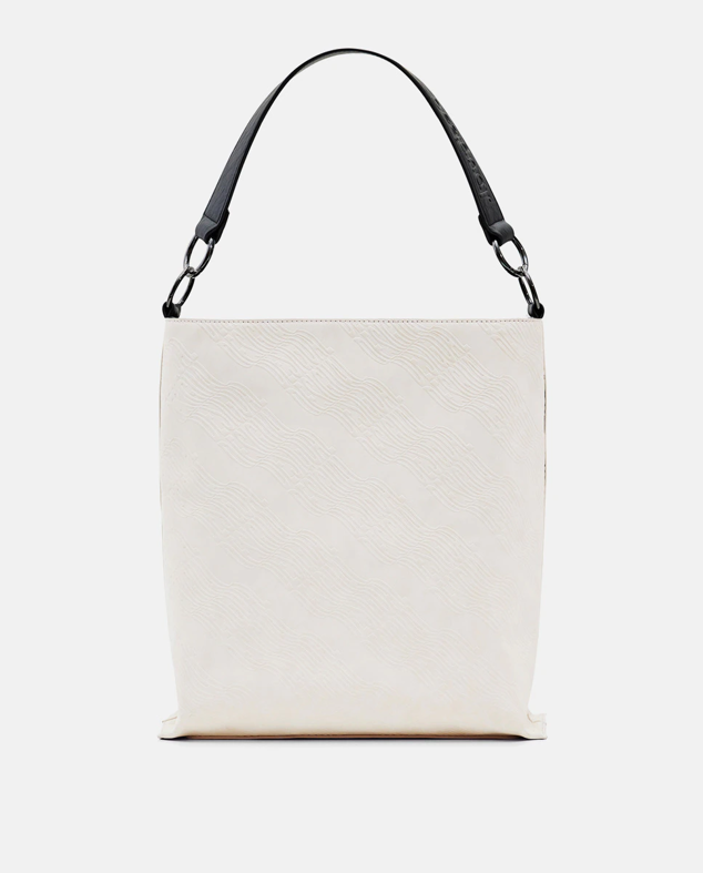 Bolso de hombro de efecto piel con logo en exterior en forma de relieve. Podrás hacerte con el con un descuento del 30%. Es de Desigual. Precio: 48,95 €. Cómpralo aquí