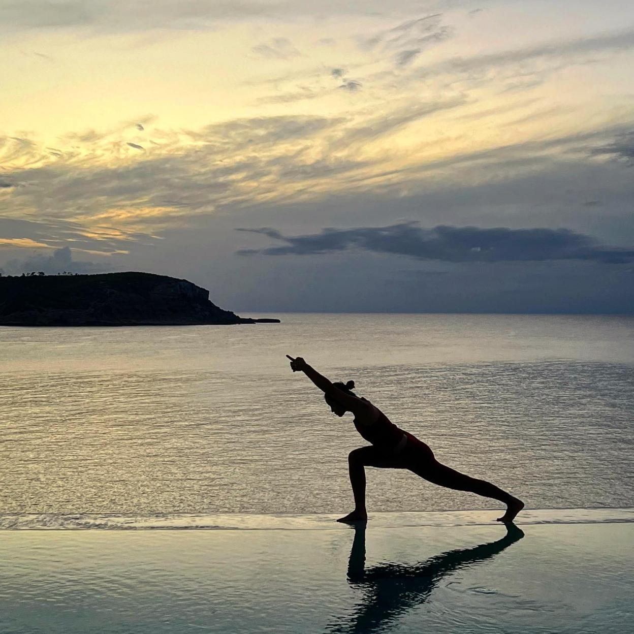 Esta postura de yoga mejora tu ciclo del sueño y ayuda a reducir la ansiedad