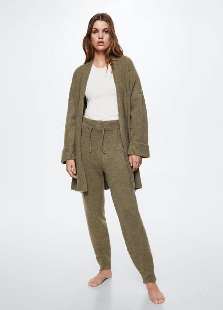 Imagen - Conjunto de punto con cárdigan y joggers en khaki