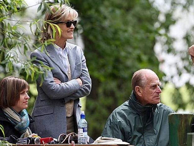 Lady Penny Brabourne con Felipe de Edimburgo en Wood Farm, el refugio del príncipe..