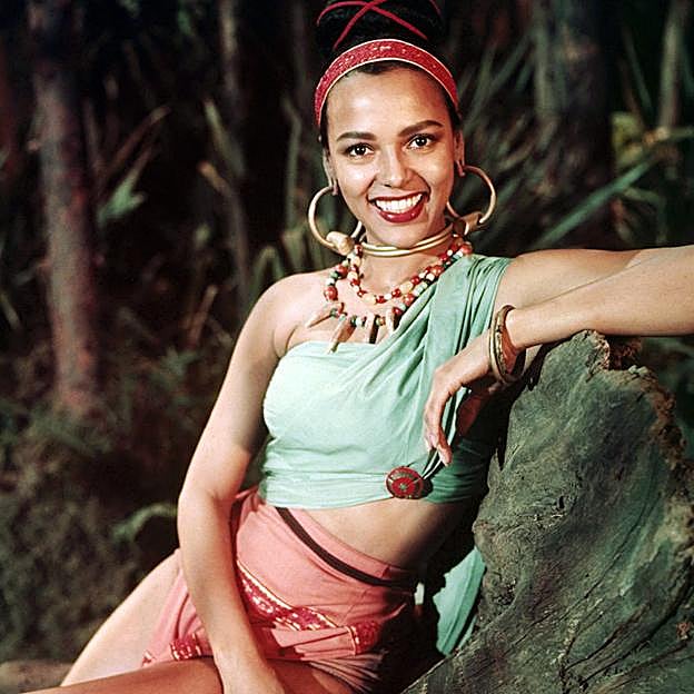 Racismo, infidelidad, adicciones y un trágico final: las desgracias que marcaron la vida y la carrera de Dorothy Dandridge, la actriz negra a la que Halle Berry dedicó su Oscar