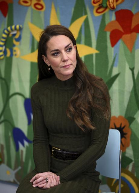 Imagen - Kate Middleton con vestido de punto verde de Mango y cinturón de color negro. Foto: Gtres.