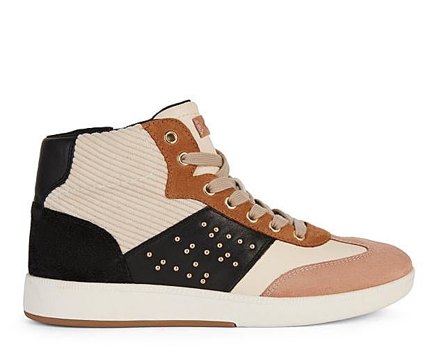 Imagen principal - Siluetas de prendas de la colección otoño de Geox.