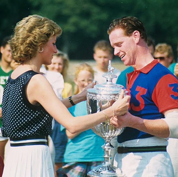 Por qué James Hewitt fue el amante de Diana de Gales más perjudicado: perdió su trabajo, confesó su relación con la princesa (y ahora ayuda a los ucranianos)