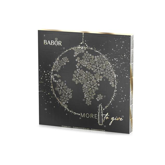 Es una de las apuestas de Babor. Se trata de su calendario DE Adviento que esconde 24 ventanas llenas de ampollas concentradas apra que puedas cuidar y mimar tu piel estas fechas.