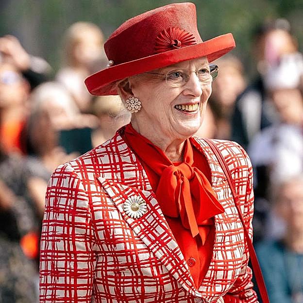 La reina Margarita de Dinamarca comparte obsesión con la fallecida Isabel II: preservar la continuidad de la institución monárquica en su país al precio que sea. 