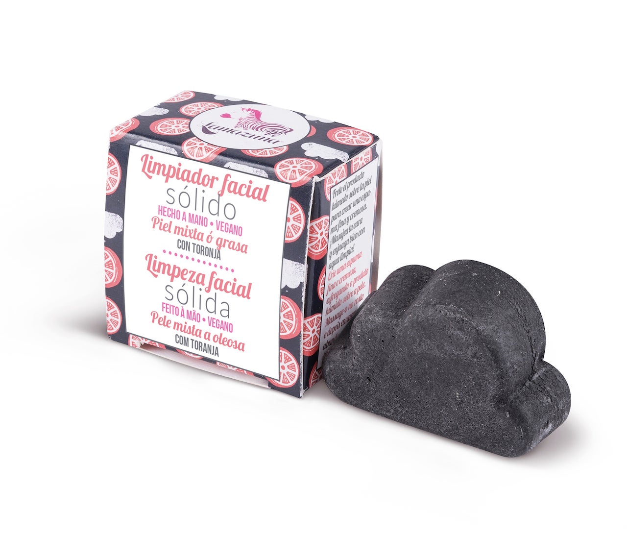 Pensado para pieles mixtas o grasas, su Limpiador Facial Sólido tiene forma de nube y está enriquecido con carbón y arena volcánica. Limpia la piel en profundidad y ayuda a eliminar el exceso de sebo. Se puede utilizar tanto por la mañana como por la noche. (12,50 euros)