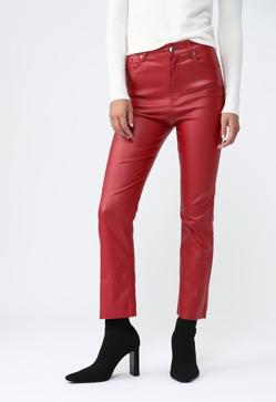 Imagen secundaria 2 - Jersey de punto canalé rojo y pantalones flare efecto piel.