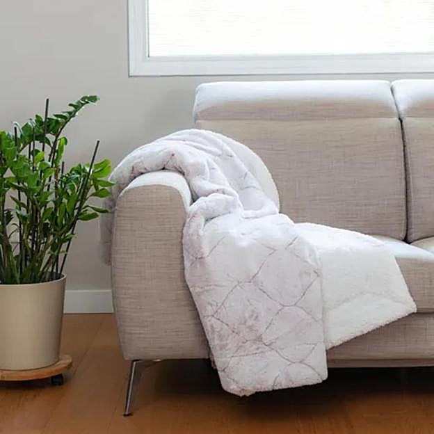 Manta Losanges rosa 100 % poliéster.