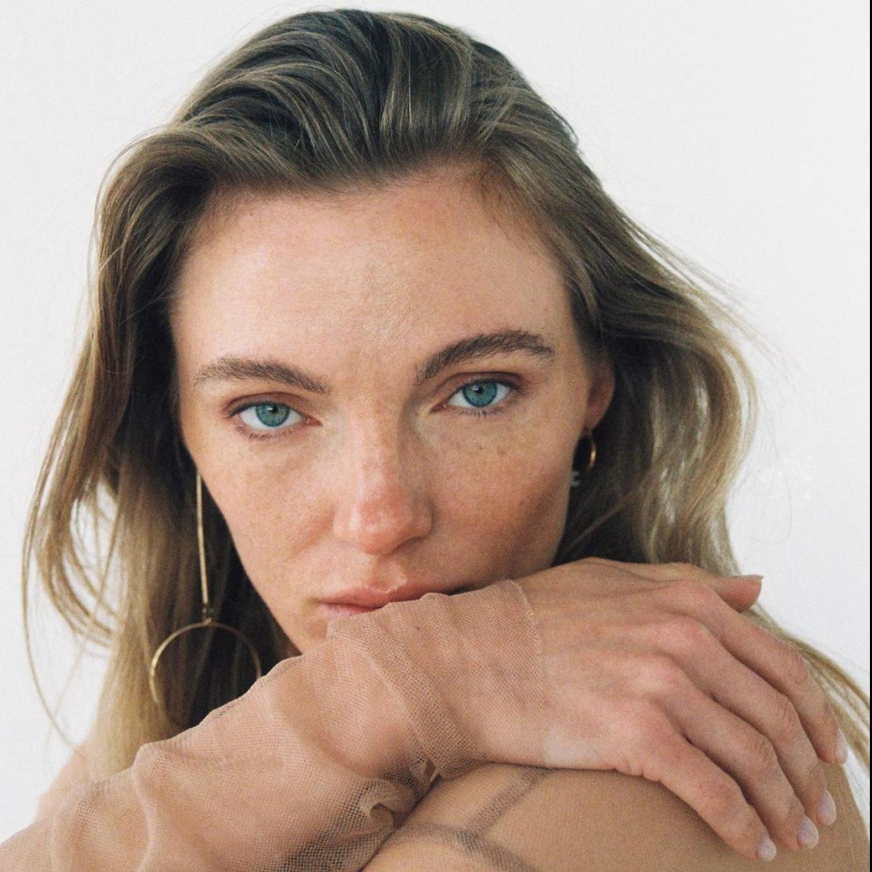 El tónico facial con descuento más cómodo para usar por las mañanas