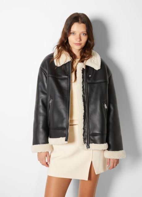 Imagen - Chaqueta de doble faz de Bershka, 49,95€.