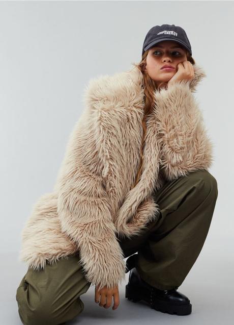 Imagen - Chaqueta efecto pelo de H&M, 49,99€.