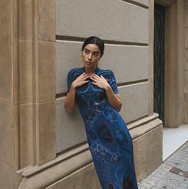 Imagen principal - Así llevan las influencers el vestido de Desigual.