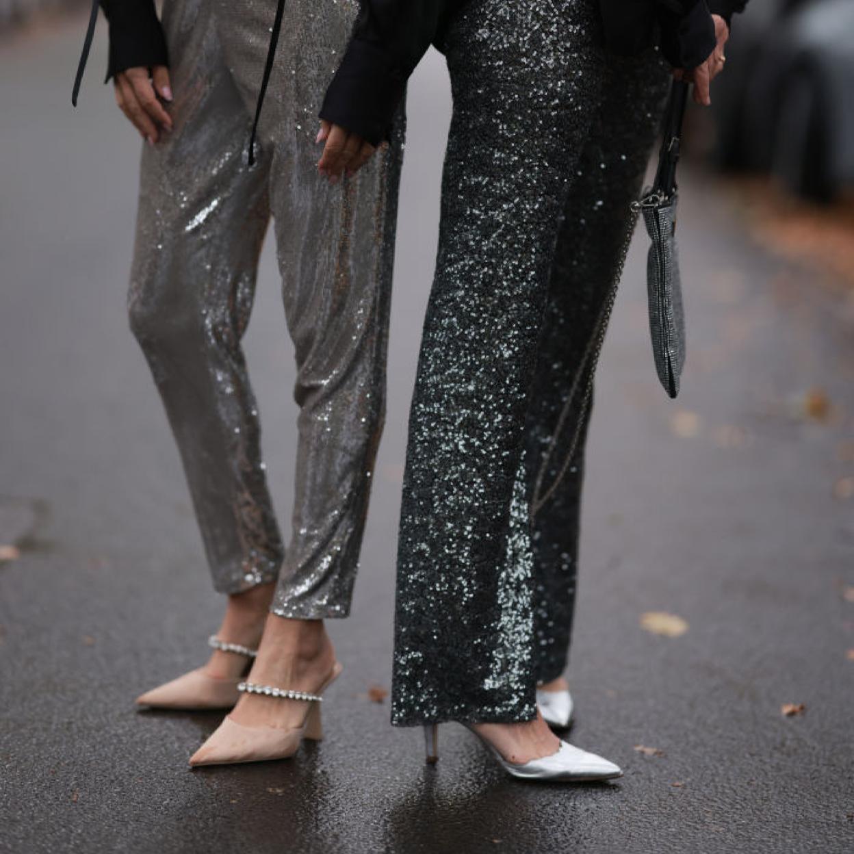Pantalones de lentejuelas vistos en el street style.