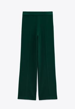 Imagen secundaria 2 - Una blazer, una camisa y un pantalón de Zara.